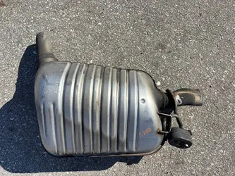 10-13 MERCEDES E350 W212 REAR RIGHT SIDE EXHAUST MUFFLER OEM