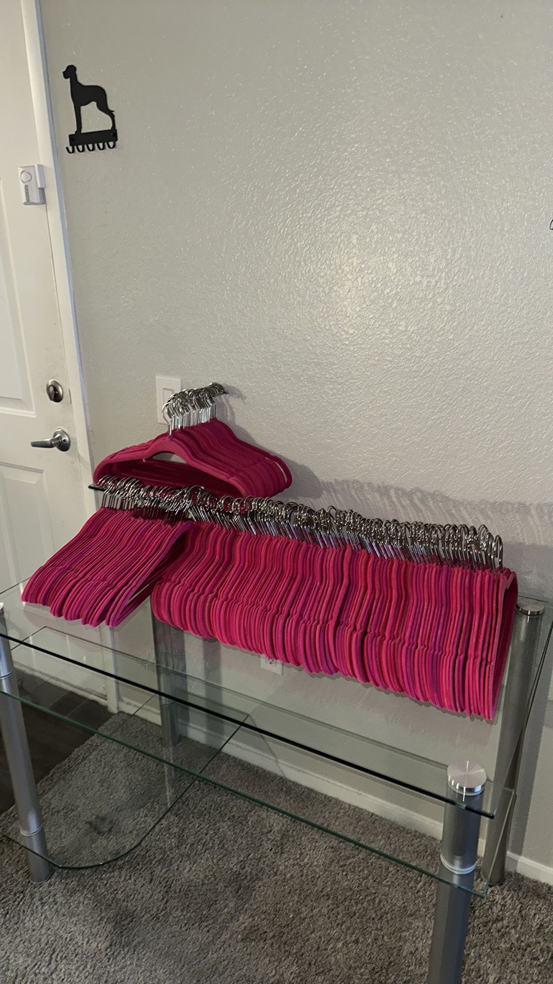 Velvet clothes hangers heavy duty,set of 165 counts, used-great condition