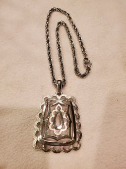 Costume jewelry 18" necklace