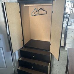 Comedor Para 6 Personas/ Financial Availability 