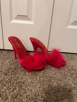 Pink Feather Heels SIZE 10 (Fit like 8.5)
