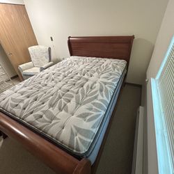 Sleigh Bed - Very Nice Craftsmanship