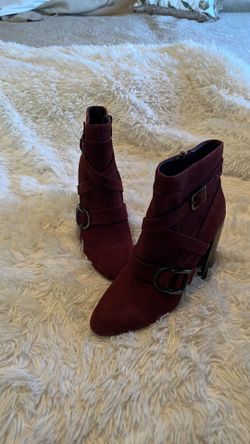 Vince Camuto Suede ankle boot. Size 7