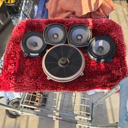 Bose Speaker System. 2 x 6" Highs. 2 x 6.5" Mids And 1  10" Sub