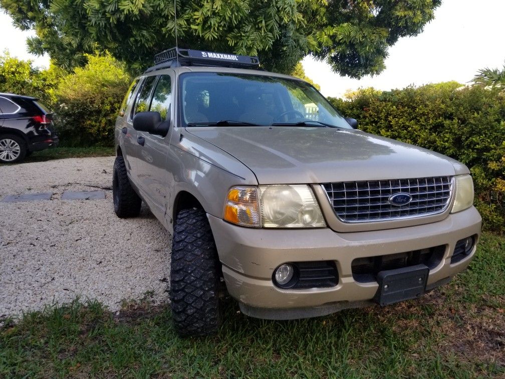 2005 Ford Explorer