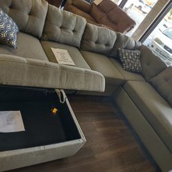 SECTIONAL SOFA WITH STORAGE OTTOMAN