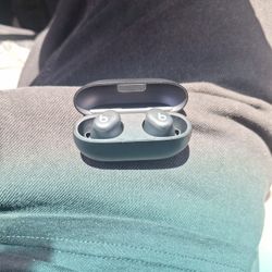 Beats Solo Wireless Buds