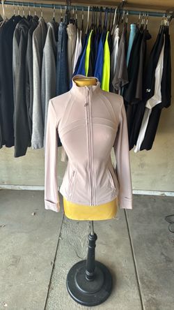 Lululemon define jacket size 8