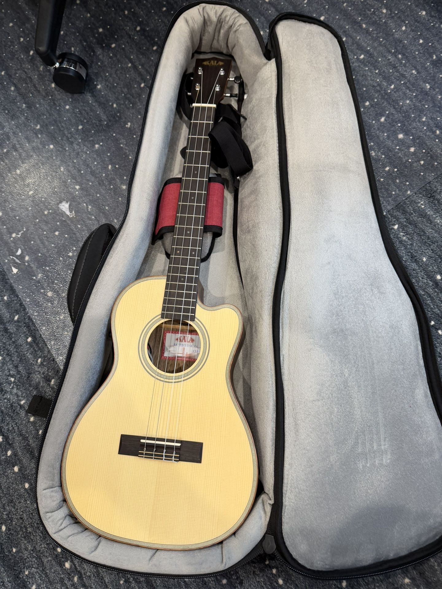 Kala U-Bass ukulele