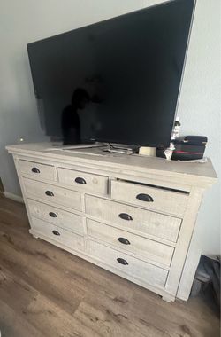 9 drawer dresser