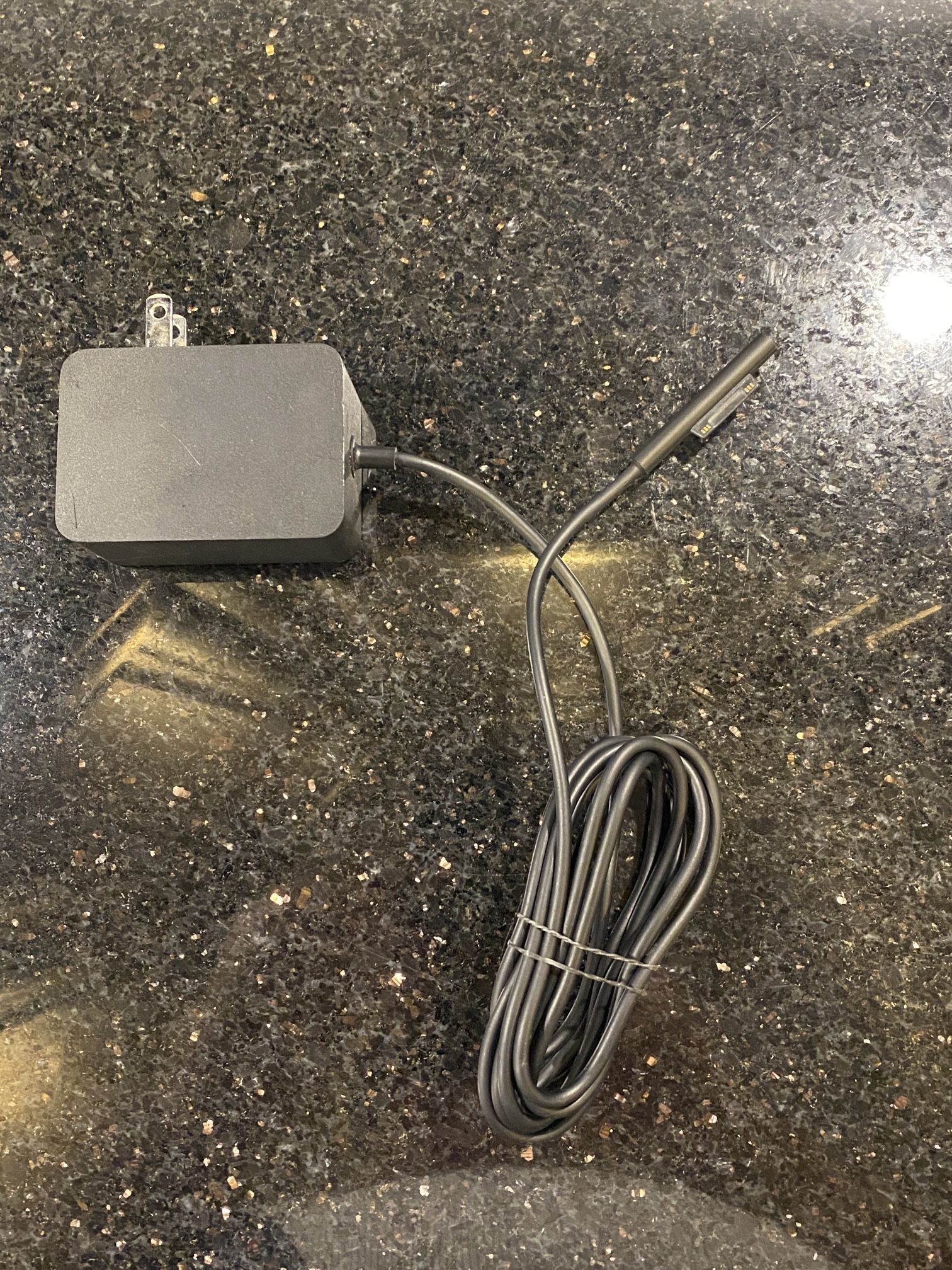 Genuine OEM Microsoft Surface Pro 4 Power AC Adapter Charger 15V 1.6A 24W 1735