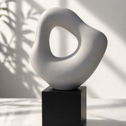 Beautiful Modern Decor Sculpture – Like New