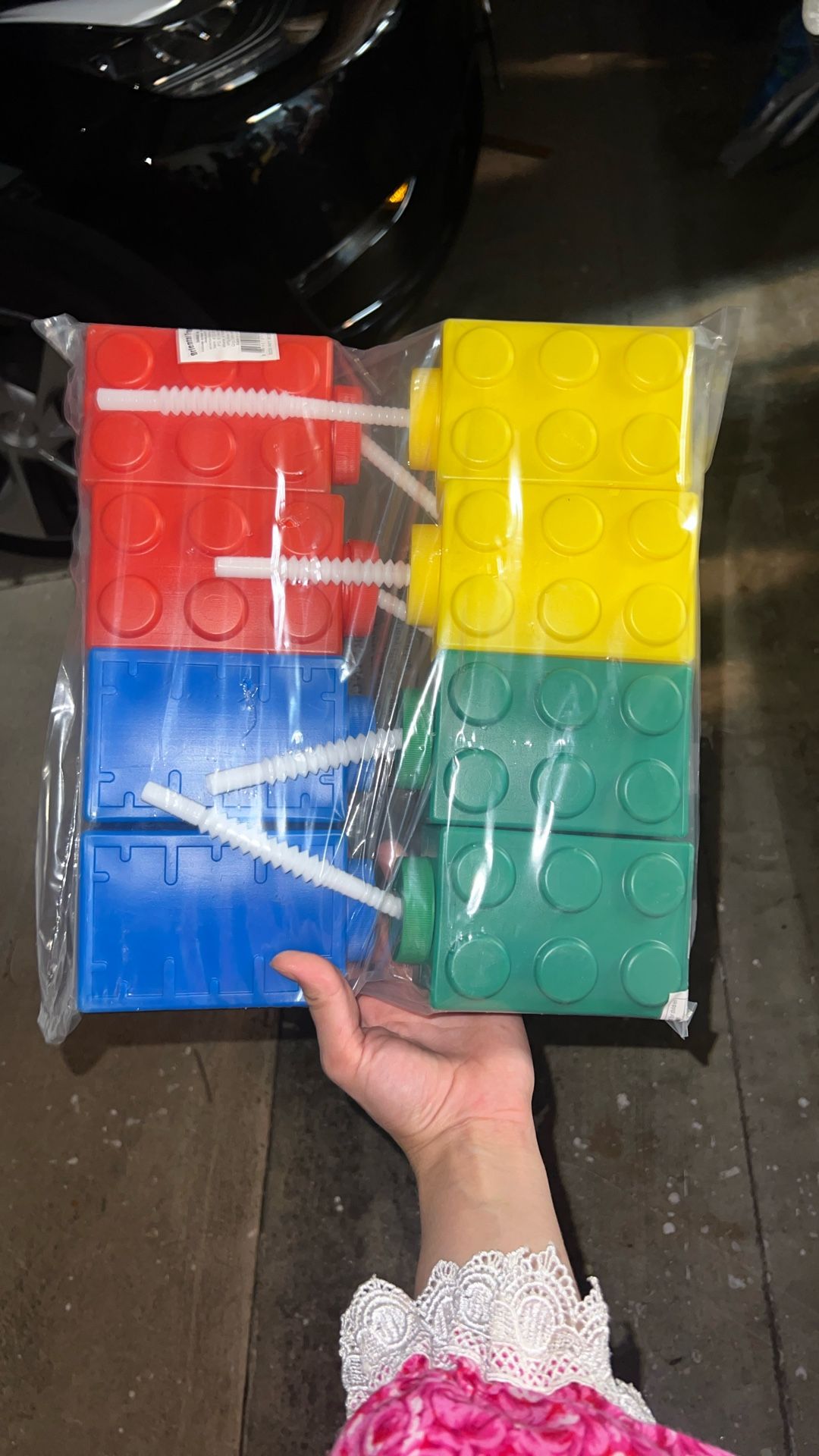 block-shaped cups designed to resemble building blocks, packaged with straws