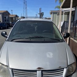2005 Dodge Caravan 