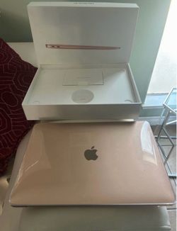 Like New Apple MacBook Air 256 GB,Rose Gold with Box ONLY $830. 🎈