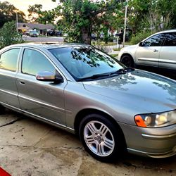O7 Volvo S60 T5 Turbo (Similar Mercedes Bmw Audi ) By Owner Fully Loaded Super Excellent Condition All Around Sunroof No Issues Obo 