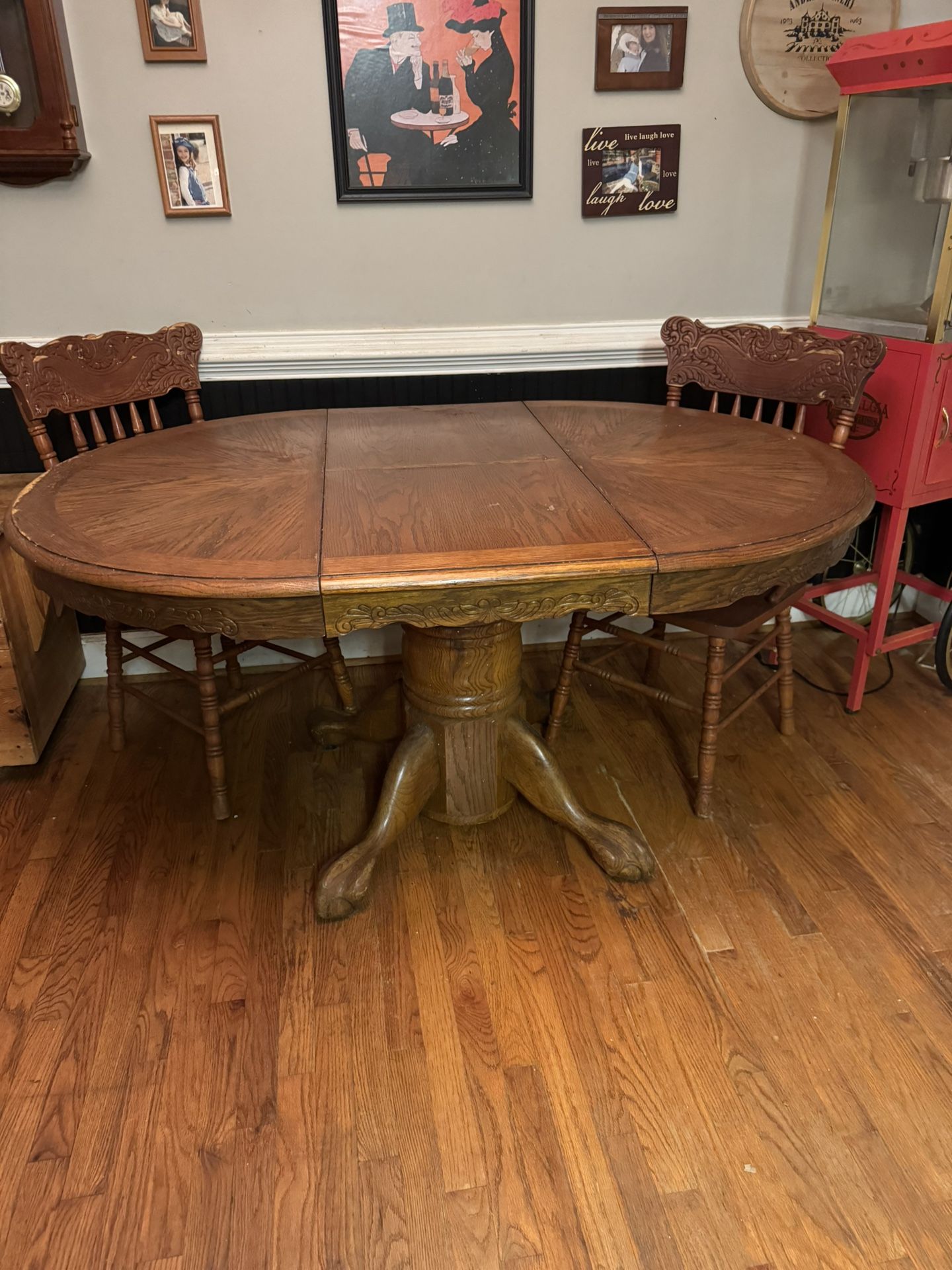 Antique Claw foot Table And Chairs
