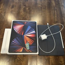 iPad Pro 12.9” (5th Gen) 512 GB W/ Otterbox Case & Apple Pencil