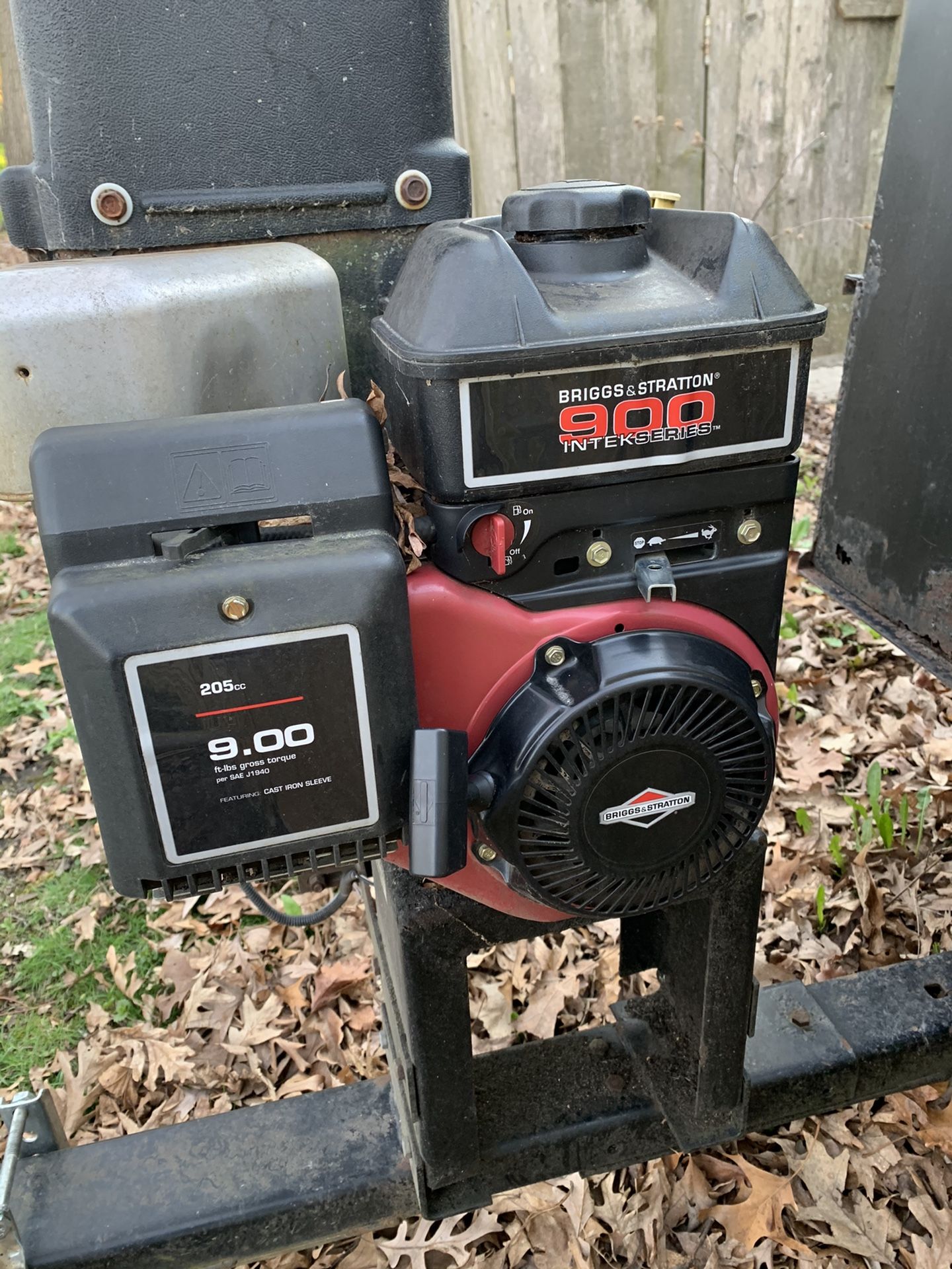 Leaf Vacuum, Agri Fab Briggs & Stratton 900 Intek series for Sale in