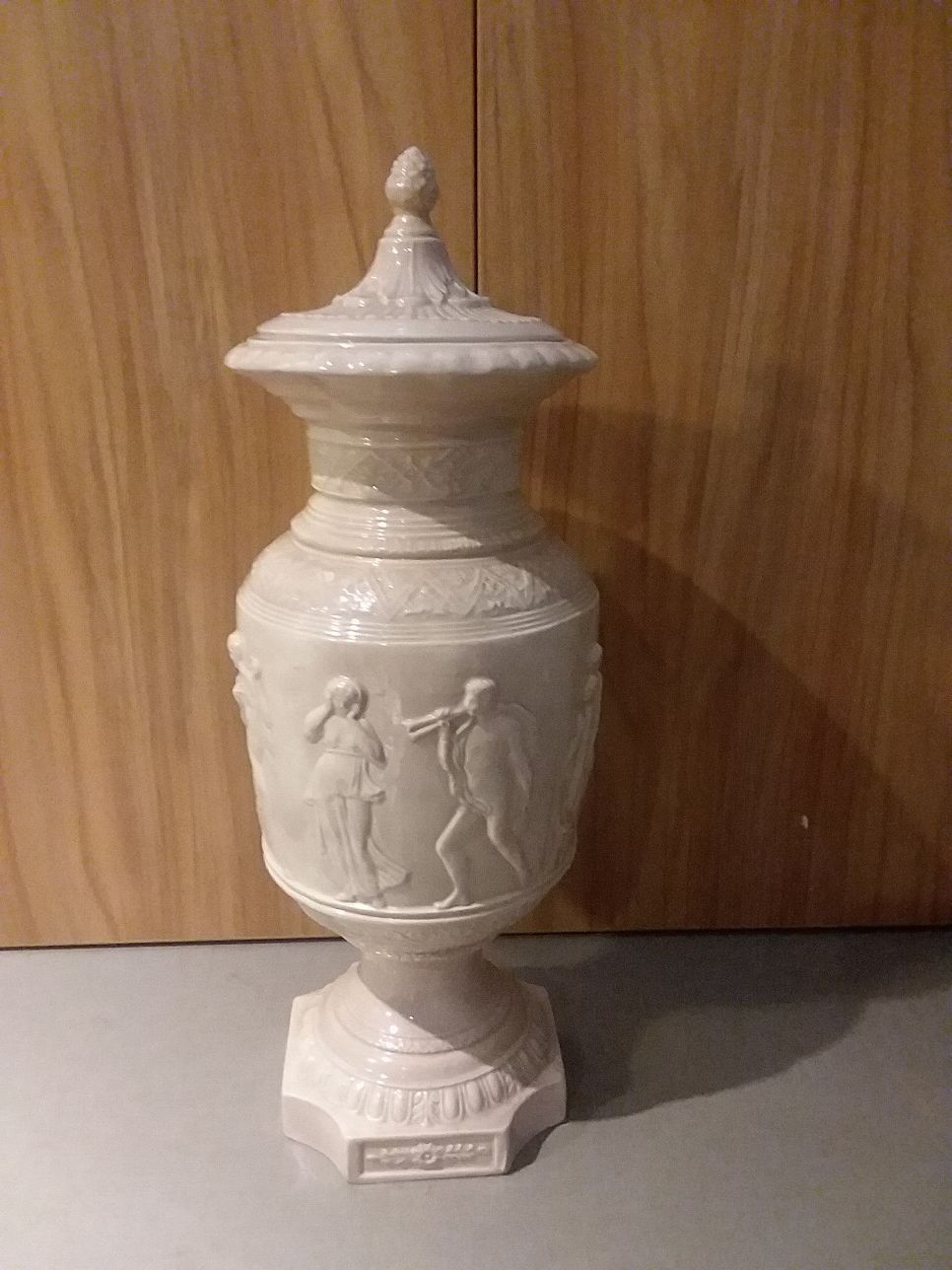Vintage Scenic Urn Vase/Lid