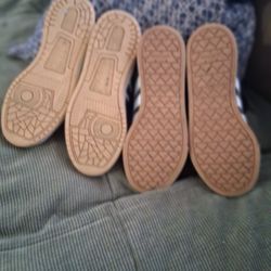 Adidas /Youth /size 5 (Serious Buyers Only)