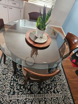 Dining room table