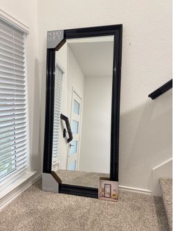 Elegant glossy black mirror!  Espejo Negro Brillante elegante!