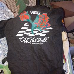 Medium vans T-shirt with gray vans bookbag