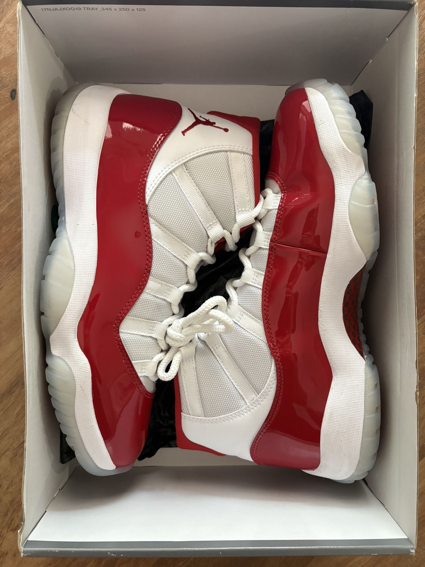 Air Jordan 11 Cherry Size 10.5