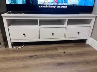 White TV stand with 3 drawers & 3 cubbies