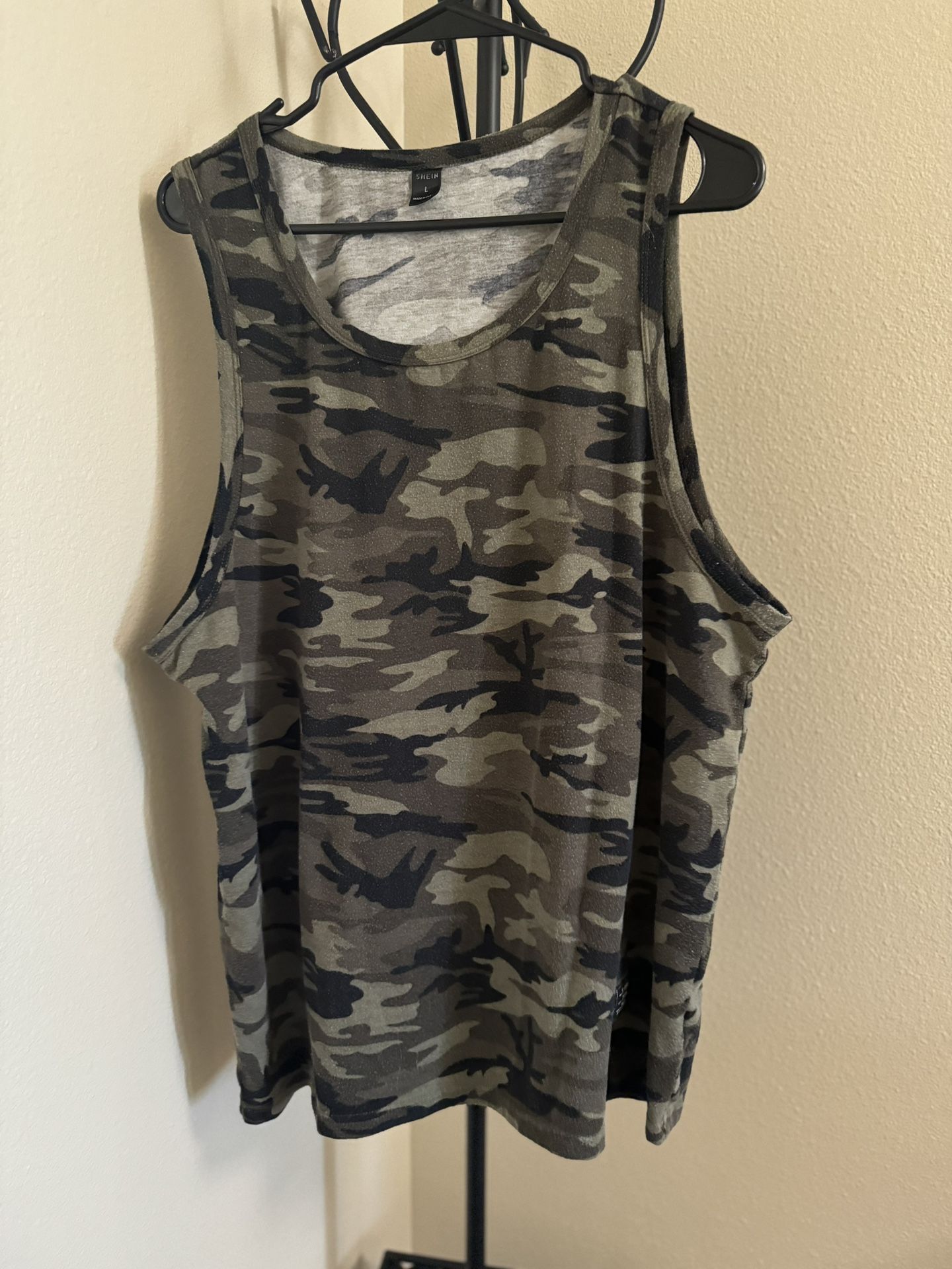 Camo Tank Top Men’s Large 