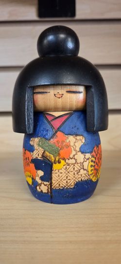 Vintage Japanese Kokeshi Doll designed by Artisan Kazuo Takamizawa.