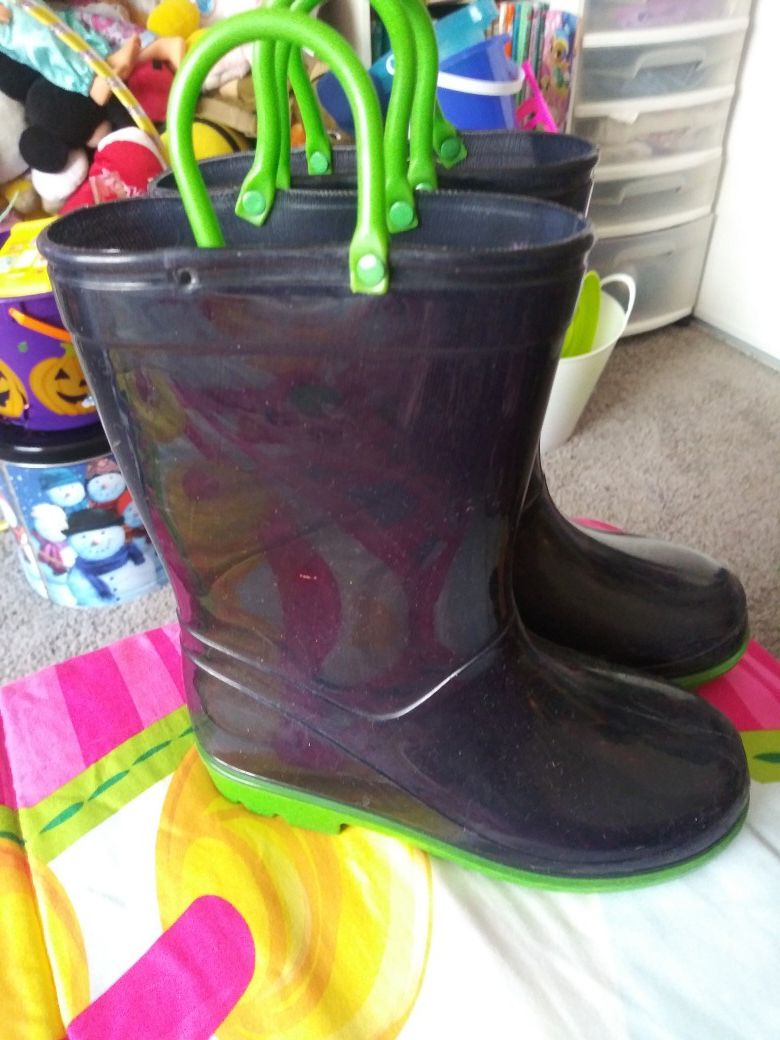 Toddler rain boots.