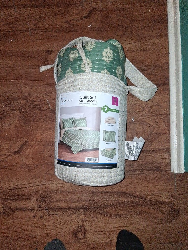 Quit Set With Sheets