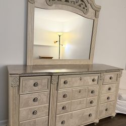 Full Bedroom Set – Classic Style (4 Pieces)