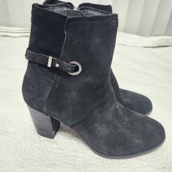 Koolaburra by UGG Suede Buckle Ankle Boots Samiah Stone Black 12