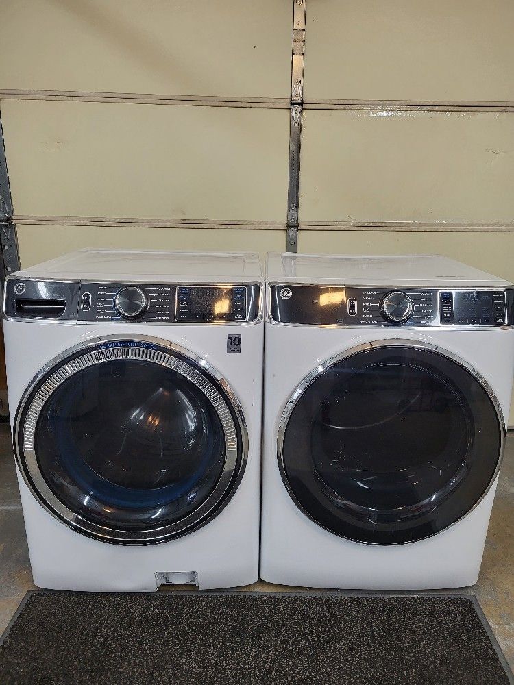 2022 Ge Smart Washer And Steam Dryer (Stackable)(Delivery Available)