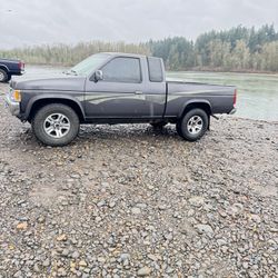 1997 Nissan D21 4cylinders 4x4 Manual 