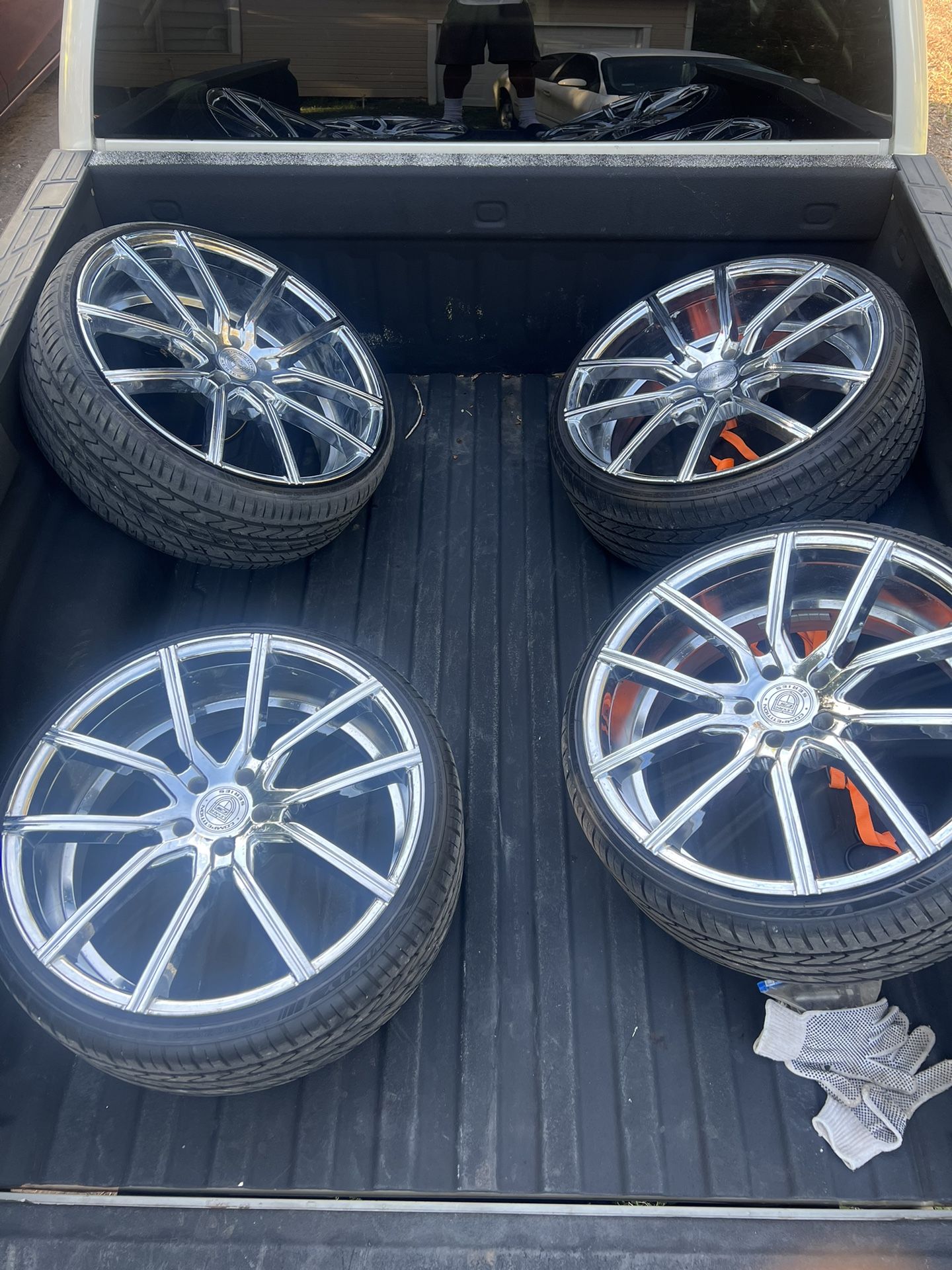 22 Inch Lexani Gravity Tire & Rim