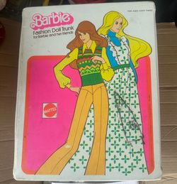 Barbie 1970's Vintage Doll Case Trunk~ Clothes and Doll Storage - Rare