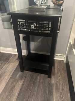 Decorative table/desk/end table/bedside table