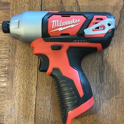Milwaukee Impact Driver M12 