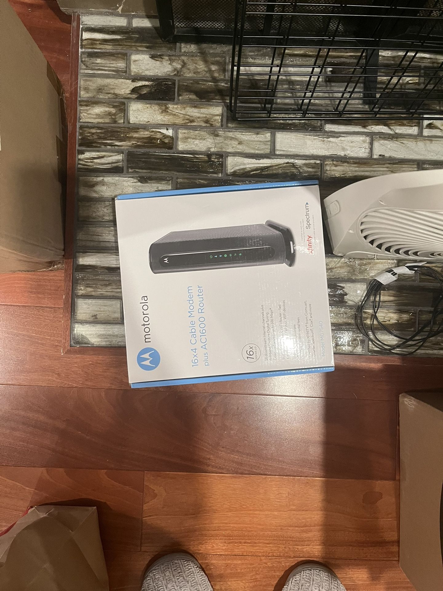 Motorola MG7540 16x4 Cable Modem Plus
