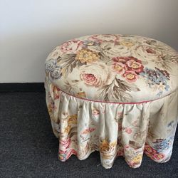 Ottoman or vanity chair 