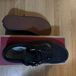 ALL BLACK VANS OLD SKOOL M10.5