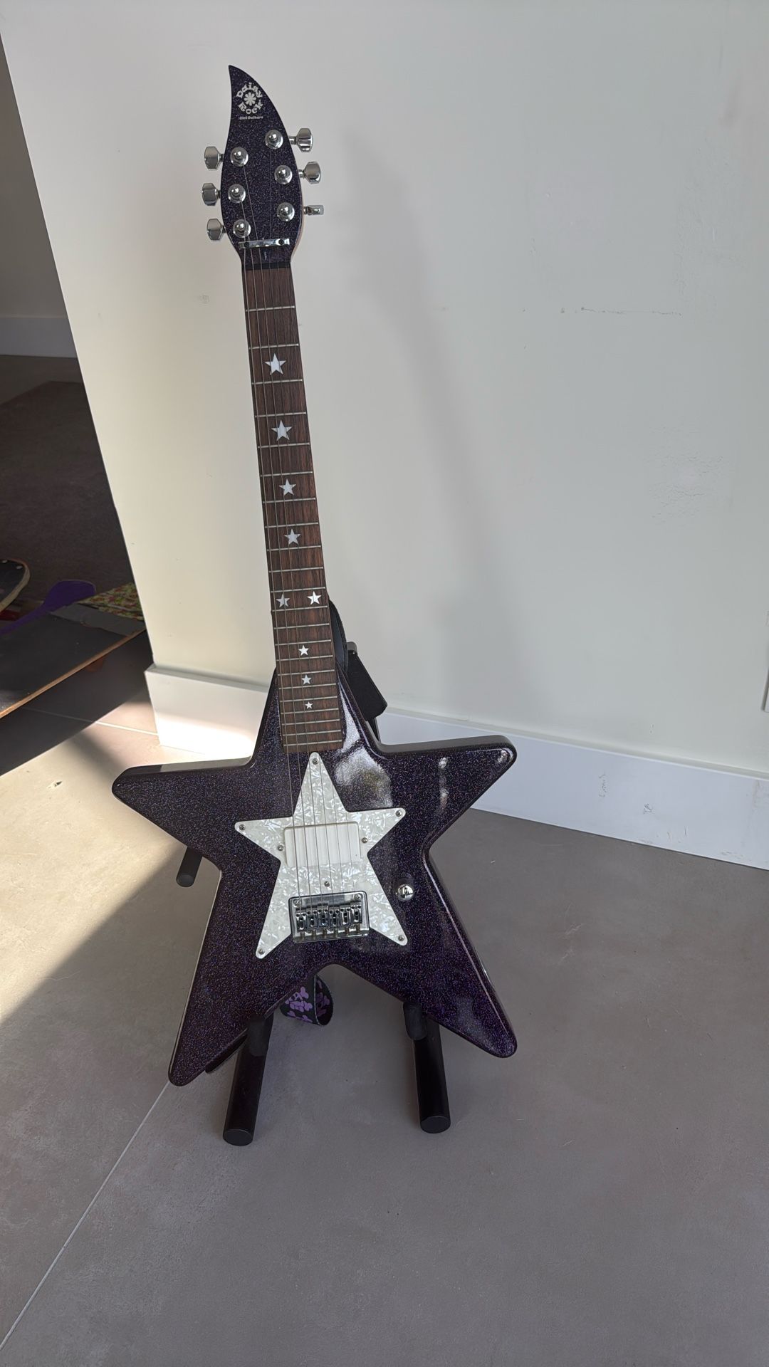 Daisy rock Girls Purple Electric Guitar Like New