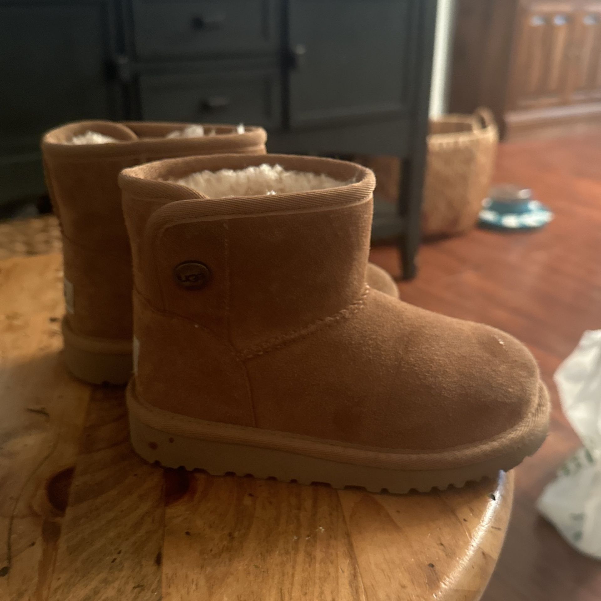 Kid Ugg Boots Size 10