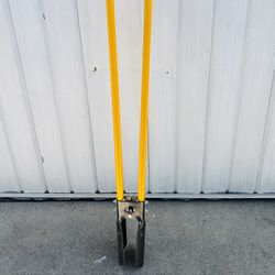 Post Hole Digger with Fiberglass Handle