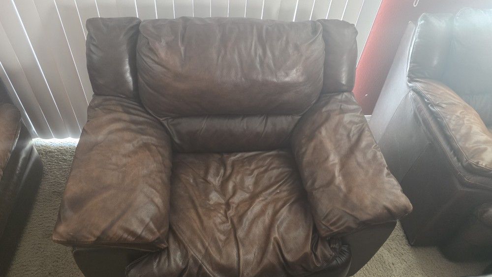 Free Chair And Ottoman Couch And Loveseat