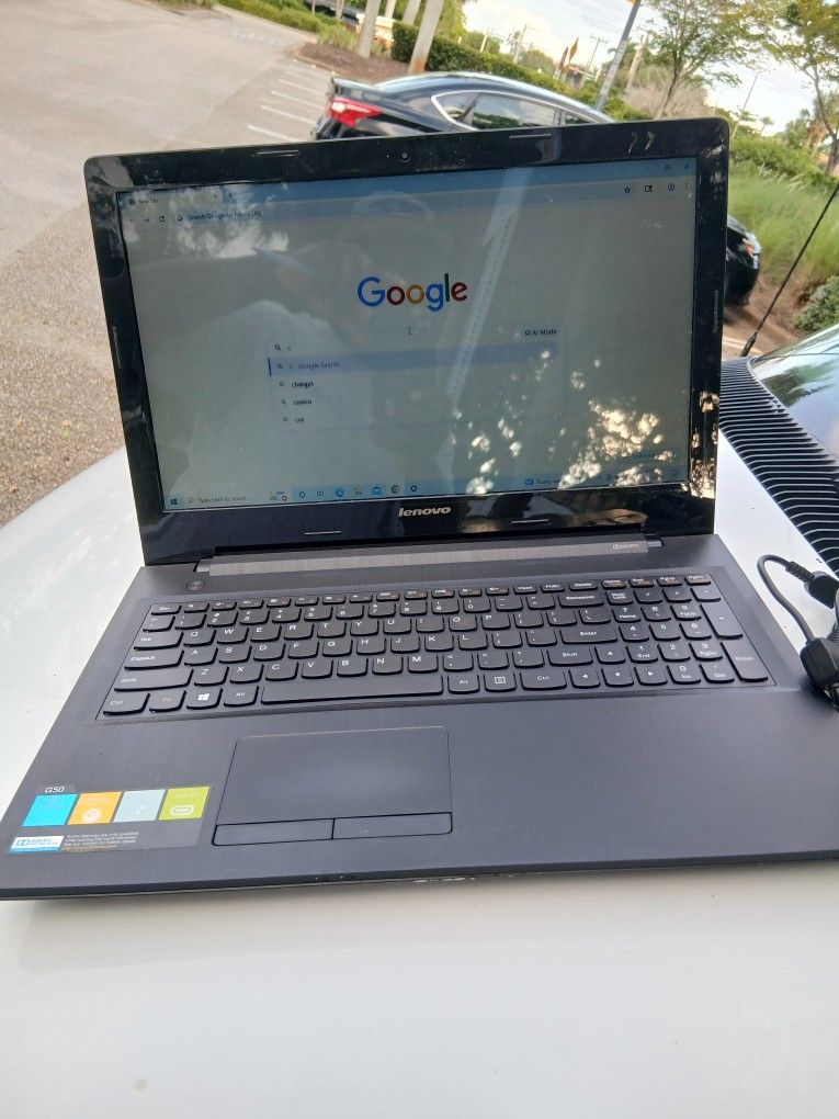 TOSHIBA LABTOP COMPUTER WINDOWS 10/ 930 GIGS HARD DRIVE STORAGE AND WIFI 12 GIGS MEMORIES ORIGINAL CHARGER WITH WIFI AND BLUETOOTH WORKS GRE